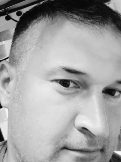Zsolti, 38 �ves t�rskeres� f�rfi, M�rahalom