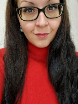 Vivien, 35 �ves t�rskeres� n�, Ajka