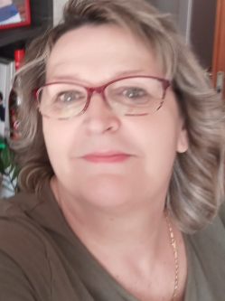 Am�lia, 58 �ves t�rskeres� n�, P�pa
