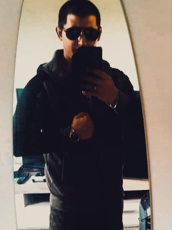 Joci, 28 �ves t�rskeres� f�rfi, Fadd
