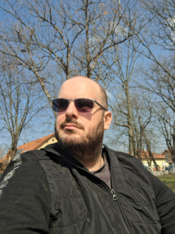G�bor, 36 �ves t�rskeres� f�rfi, Nagyszombat