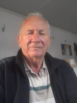 J�nos, 73 �ves t�rskeres� f�rfi, Szolnok