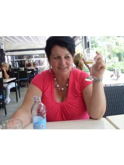 Ildiko, 58 �ves t�rskeres� n�, B�cs