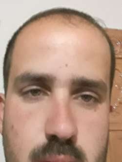 Tomi, 35 �ves t�rskeres� f�rfi, Vecs�s