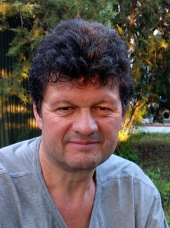Zolt�n, 61 �ves t�rskeres� f�rfi, Budapest