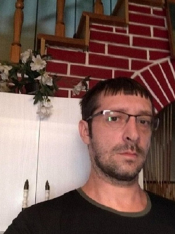 Laci, 42 �ves t�rskeres� f�rfi, Kapuv�r