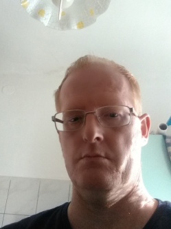 Lajos, 54 �ves t�rskeres� f�rfi, Kaposv�r
