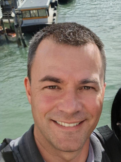 Ferenc, 51 �ves t�rskeres� f�rfi, Gy�l