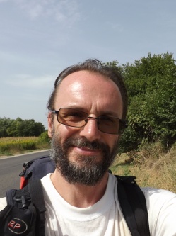 Zoli, 47 �ves t�rskeres� f�rfi, S�lys�p