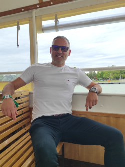 Tibi, 41 �ves t�rskeres� f�rfi, Si�fok