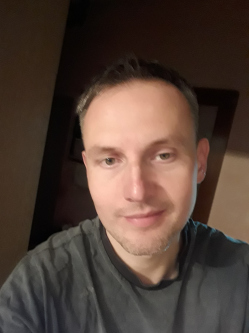 Arpad, 41 �ves t�rskeres� f�rfi, Szerbia egy�b