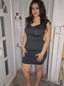 M�nika, 24 �ves t�rskeres� n�, Karcag