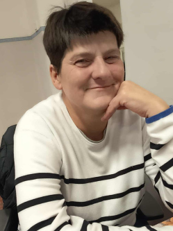 Ildik�, 54 �ves t�rskeres� n�, B�k�s