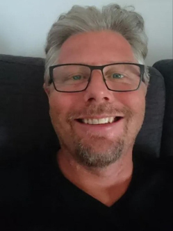 Tivadar, 52 �ves t�rskeres� f�rfi, P�cs