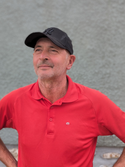 Jozsef, 61 �ves t�rskeres� f�rfi, Pereszteg