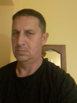 Zolt�n, 52 �ves t�rskeres� f�rfi, Szigetv�r