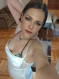 Ilona, 39 �ves t�rskeres� n�, Budapest