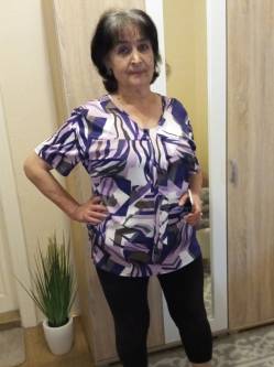 Kati, 72 �ves t�rskeres� n�, Romh�ny