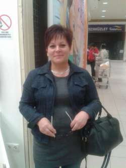 Erika, 62 �ves t�rskeres� n�, Bicske