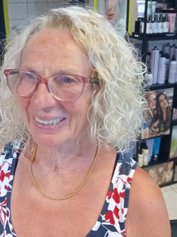 Erzs�bet, 74 �ves t�rskeres� n�, Eger