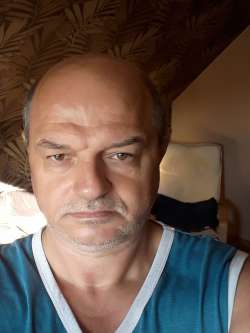 J�nos, 58 �ves t�rskeres� f�rfi, Galgagy�rk