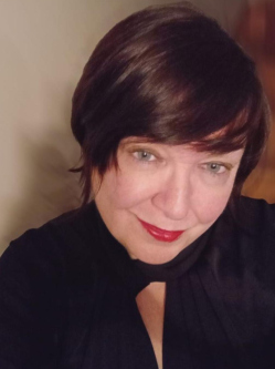 Edina, 39 �ves t�rskeres� n�, Szombathely