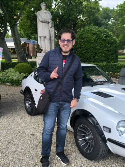 Laca, 33 �ves t�rskeres� f�rfi, G�d�ll�
