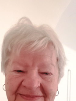 Gizella, 79 �ves t�rskeres� n�, R�d