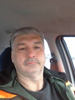 Jani, 56 �ves t�rskeres� f�rfi, �rd