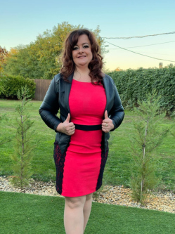 Erika, 46 �ves t�rskeres� n�, N�dudvar