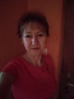 Emma, 67 �ves t�rskeres� n�, Hont