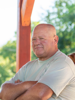 Tibor, 64 �ves t�rskeres� f�rfi, K�va