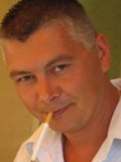 Gyula, 57 �ves t�rskeres� f�rfi, Budapest