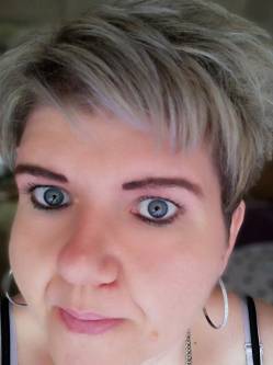 Helga, 44 �ves t�rskeres� n�, Nyitra