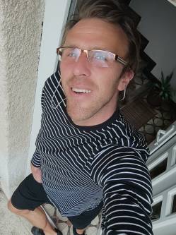 Norbert, 42 �ves t�rskeres� f�rfi, K�szeg