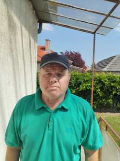 J�nos, 59 �ves t�rskeres� f�rfi, Harta