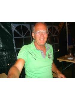 P�ter, 66 �ves t�rskeres� f�rfi, H�v�z