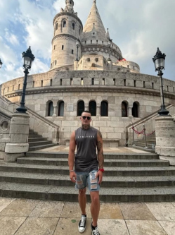 Krisztian, 25 �ves t�rskeres� f�rfi, Hark�ny