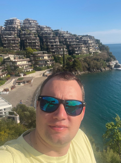 Szabolcs, 39 �ves t�rskeres� f�rfi, Salg�tarj�n