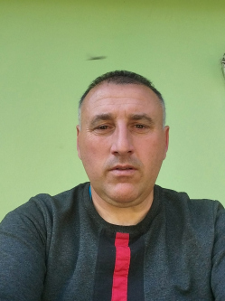 Norbi, 47 �ves t�rskeres� f�rfi, Bedegk�r