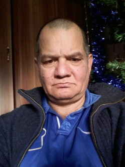 Zolt�n, 61 �ves t�rskeres� f�rfi, Monor