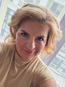 Gy�rgyi, 60 �ves t�rskeres� n�, Veszpr�m