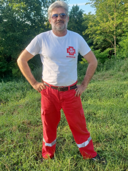 Roland, 46 �ves t�rskeres� f�rfi, Koz�rmisleny