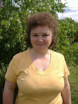 Magdi, 60 �ves t�rskeres� n�, Duna�jv�ros