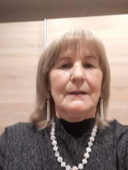 Marika, 70 �ves t�rskeres� n�, Tisza�jv�ros