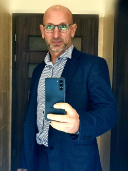 Attila, 47 �ves t�rskeres� f�rfi, Kunszentmikl�s