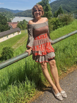 Andrea, 60 �ves t�rskeres� n�, Sopron