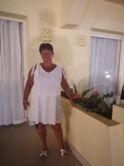 Zsuzsanna, 67 �ves t�rskeres� n�, Szeged