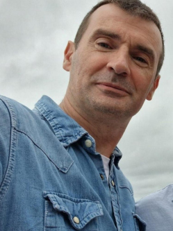 Lajos, 55 �ves t�rskeres� f�rfi, Sz�kesfeh�rv�r