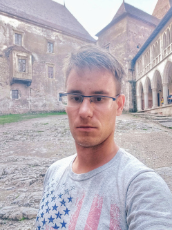 M�ty�s, 31 �ves t�rskeres� f�rfi, S�rmell�k
